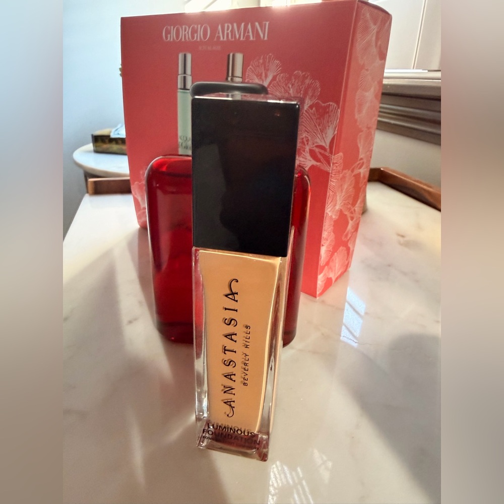 Anastasia Beverly Hills Luminous Foundation